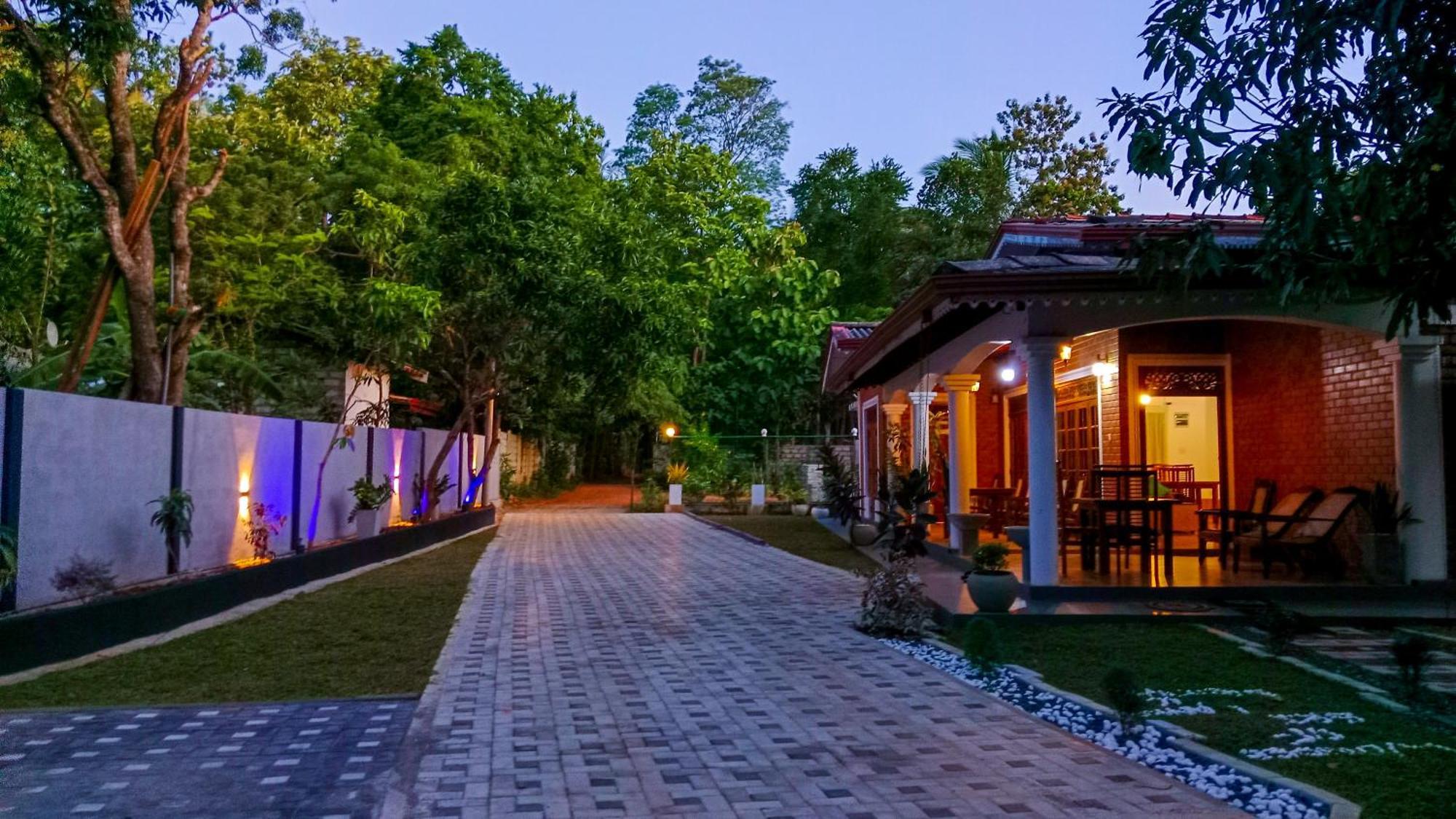 Sigiri Thilanka Rest Sigiriya Hotel ภายนอก รูปภาพ