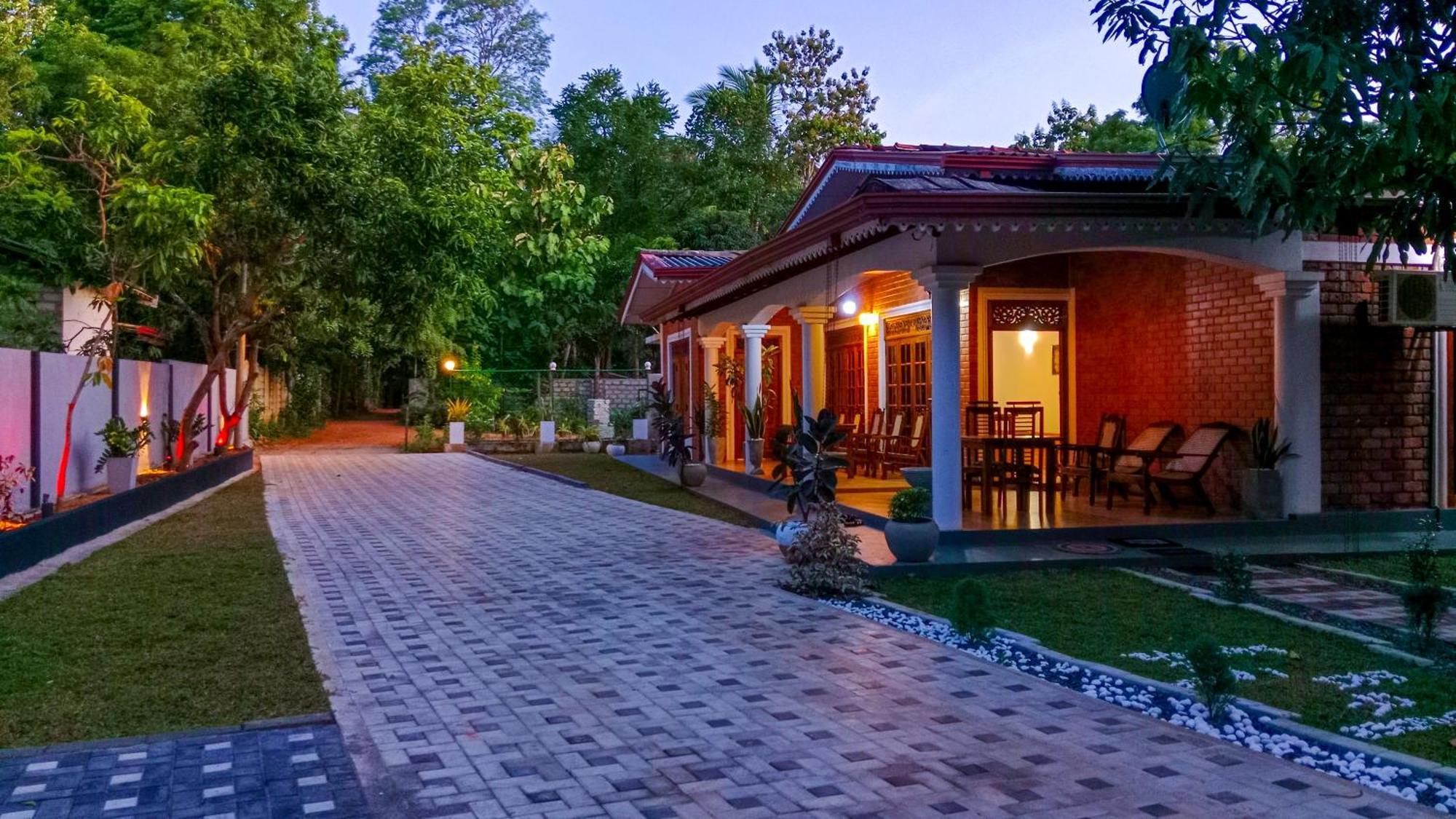 Sigiri Thilanka Rest Sigiriya Hotel ภายนอก รูปภาพ